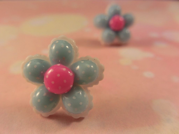 Candy Blume Ohrstecker Blüte hellblau weiß pink